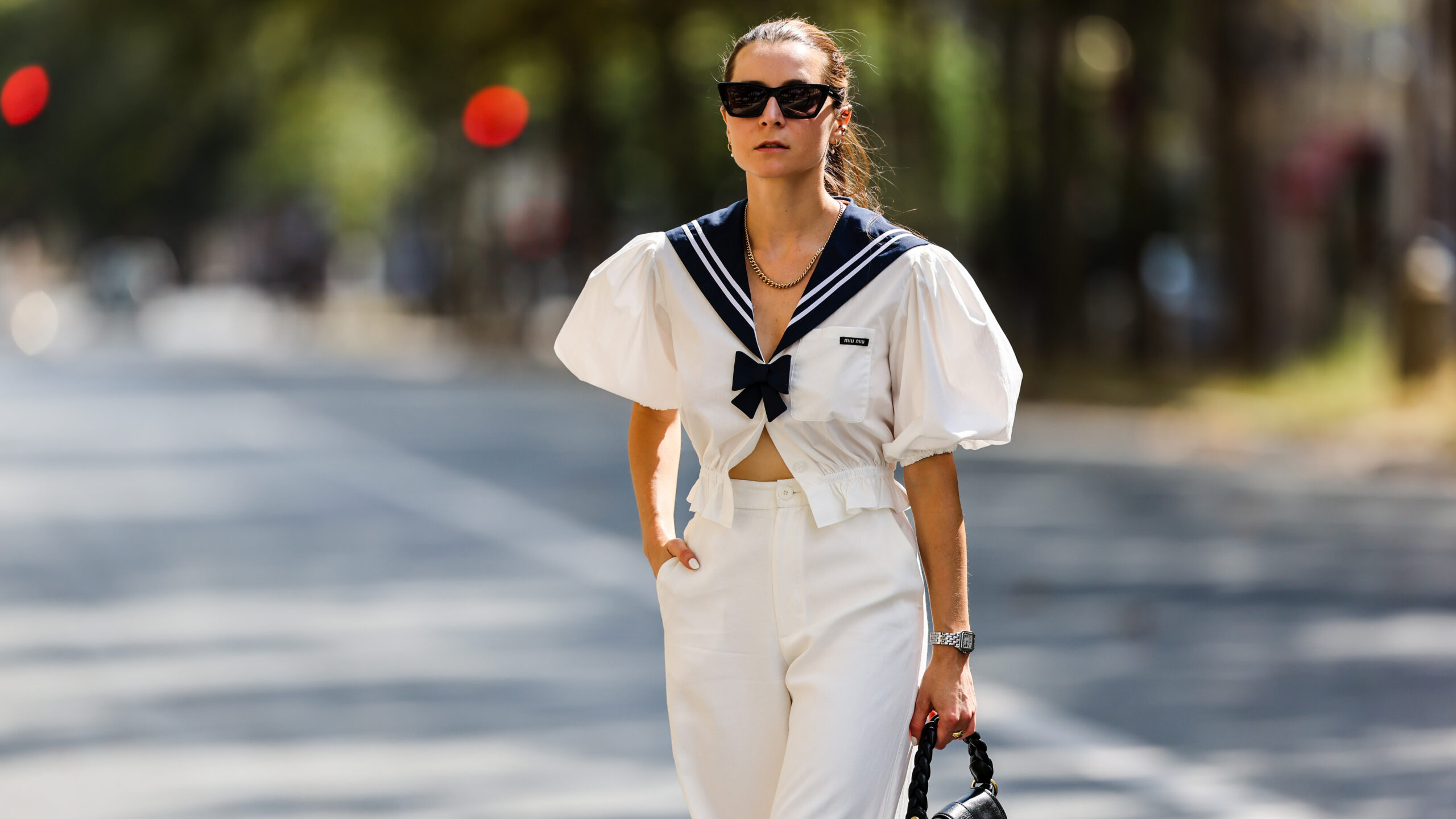 La moda anni '90 è tendenza Autunno Inverno 2023 2024: look sfilate