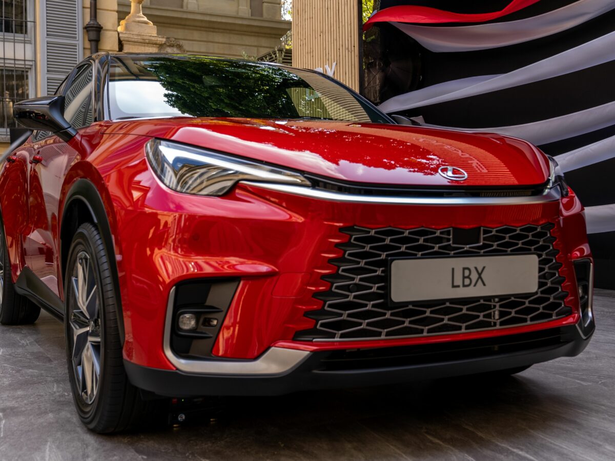 Lexus Car Wash Milano Lancio nuovo SUV LBX (4)