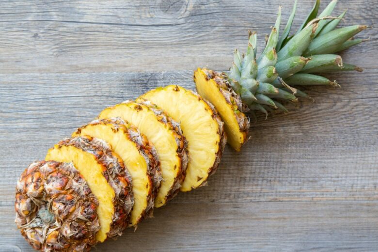 È vero che mangiare ananas aiuta a dimagrire?