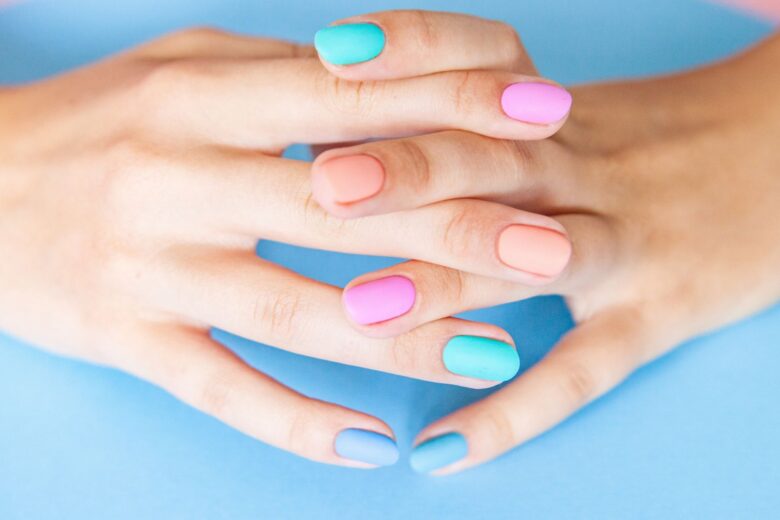 Russian manicure: scoprite tutti i segreti della nail art “a secco”