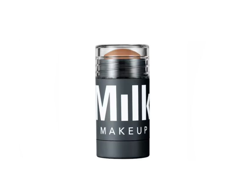 latte-make-up-tendenza-trucco-estate-2023-tiktok-prodotti-03