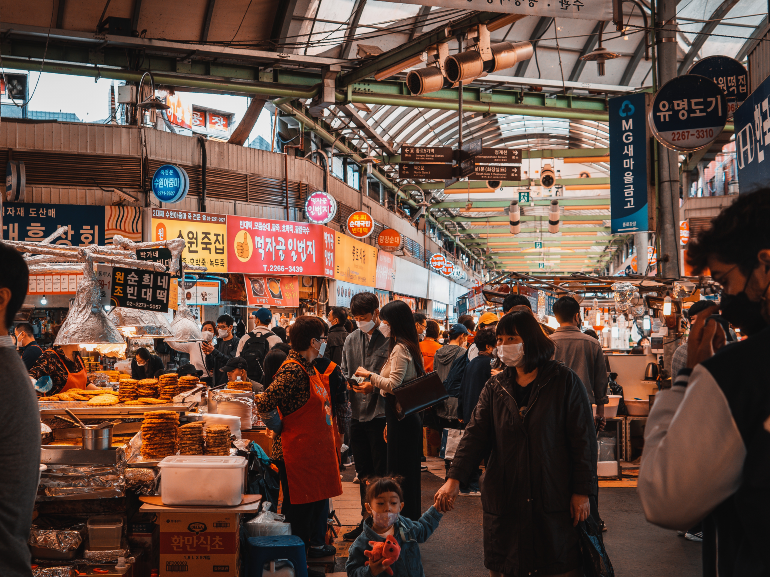 seul Gwangjang market seul clement-vYkAO3kryzM-unsplash