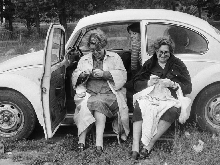 Letizia Battaglia Senza Fine Letizia Battaglia Lunedì di Pasquetta a Piano Battaglia 1974