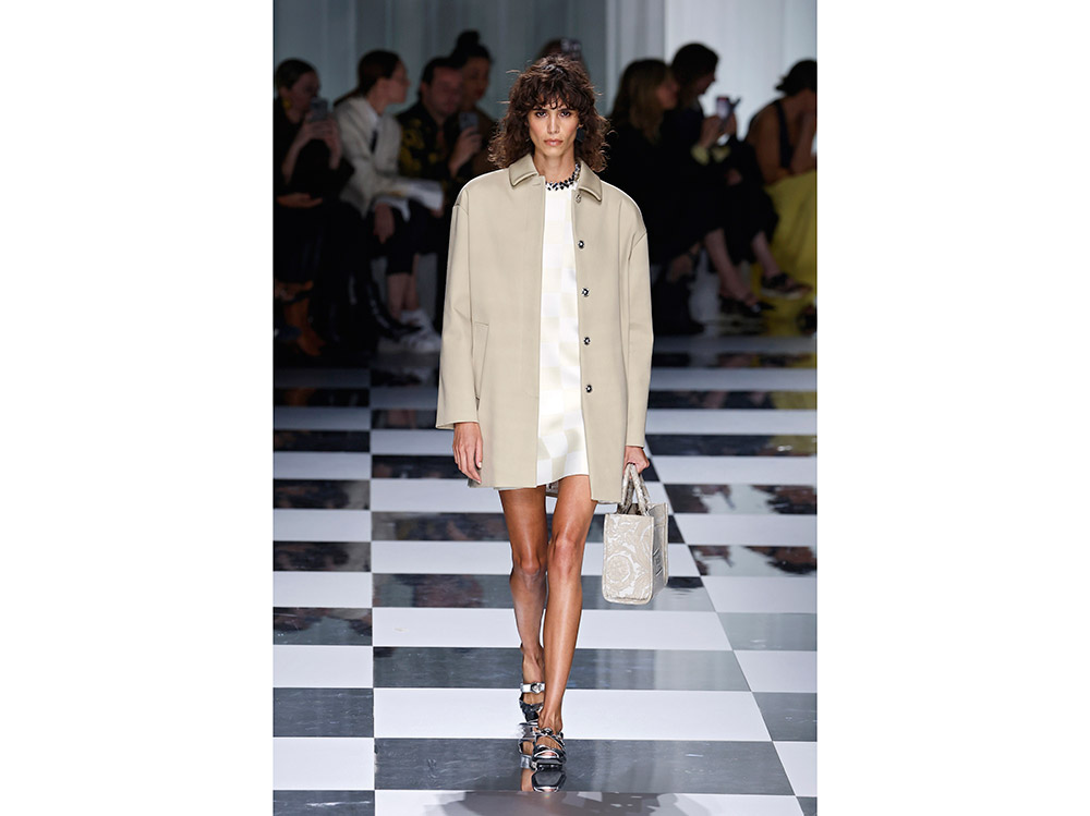 versace-sfilata-pe-23-10