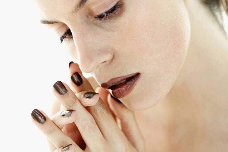 Hot chocolate nails, la manicure calda e intensa per l’autunno