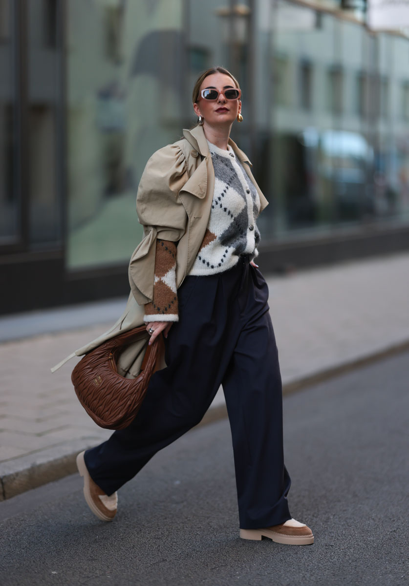 Pantaloncini Eleganti Donna Trendyol – Nero, Vita Normale, Gamba Dritta, 86% Poliestere 14% Elastan, Taglia 36