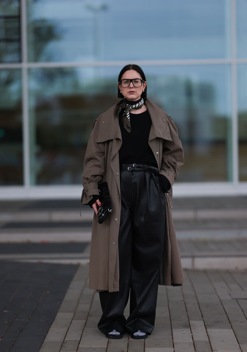 look-pantaloni-neri-6