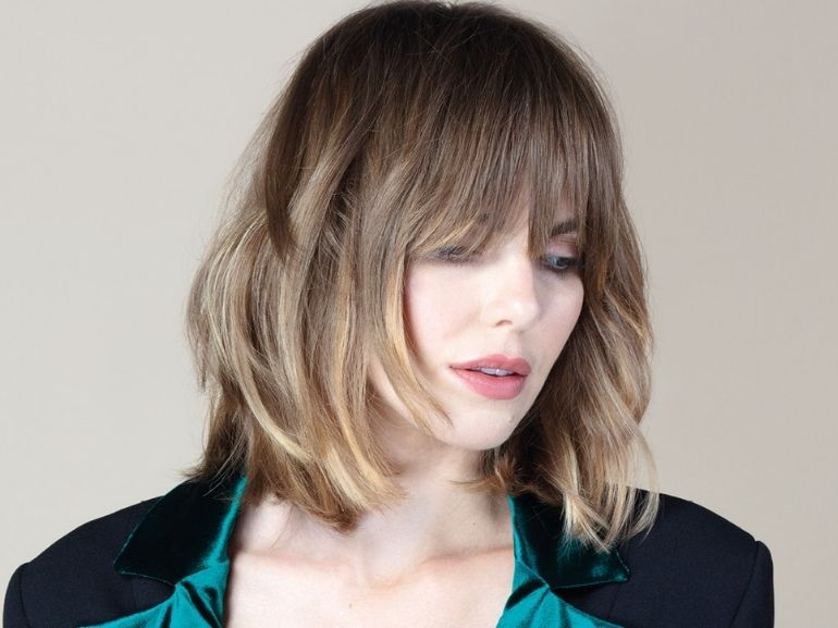 mobile caschetto mosso con frangia