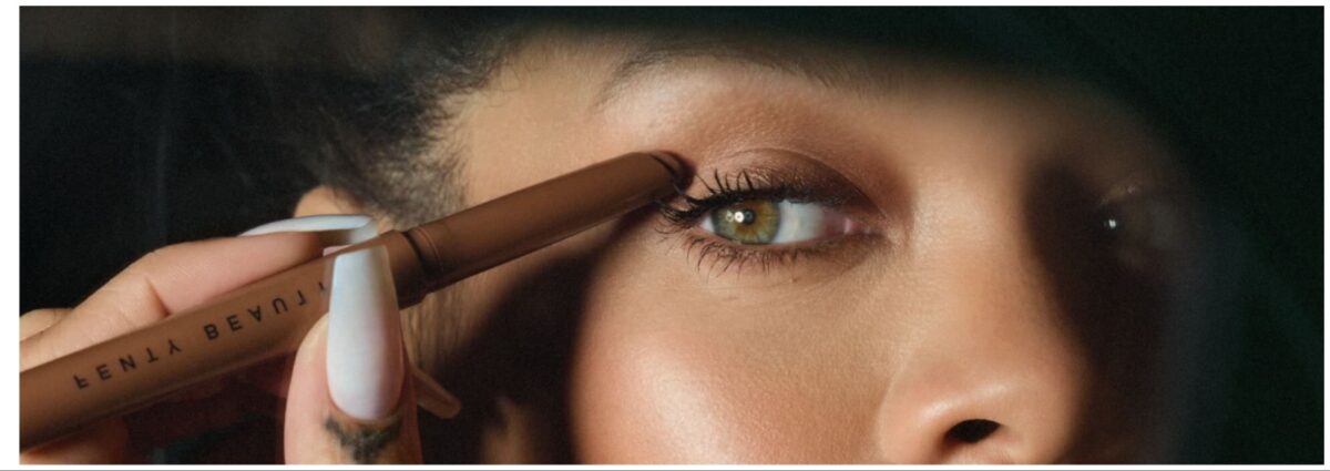 ombretto-stick-novita-tendenza-trucco-facile-autunno-inverno-2023-2024-cover desktop