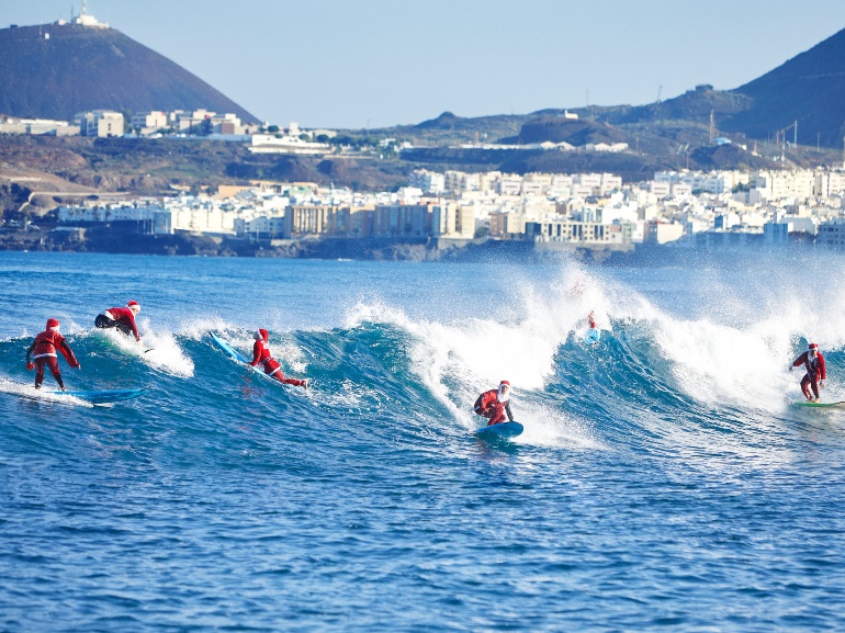 Canarie Surf Papá Noel en Las Canteras_Gran Canaria