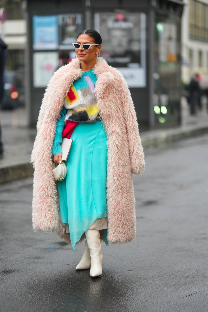 abito-lungo-turchese-cappotto-fur