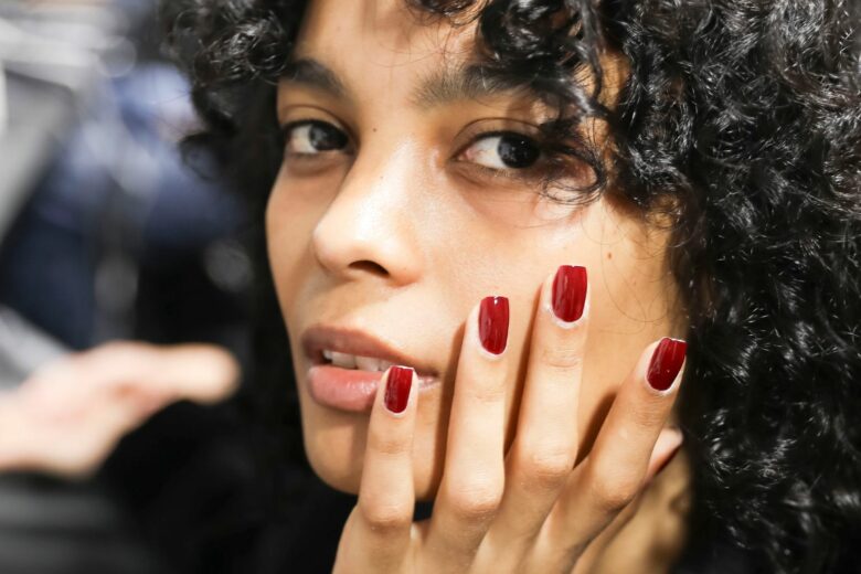 Alla scoperta dei nail trend 2024 (con forme e colori da provare)