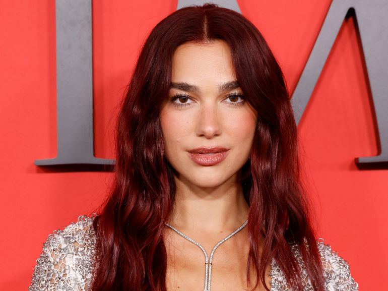 capelli neri con riflessi rossi