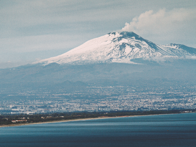 samir-kharrat-1C6j-dXOQ5g-unsplash