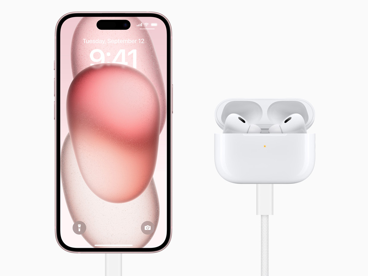 Apple-AirPods-Pro-2nd-gen-USB-C-connection-demo-230912