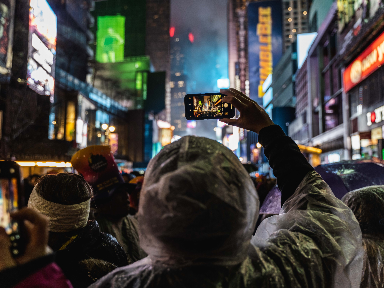 New York luo-lei-HbNCZ0k-txA-unsplash