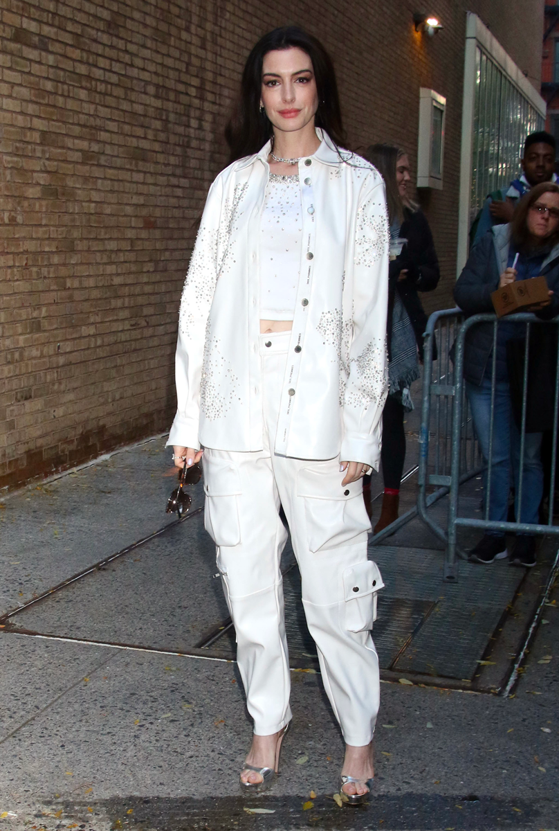 anne-hathaway-style-icon-2023-1