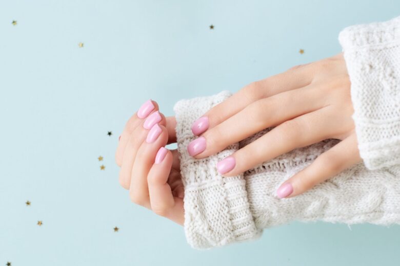 Nail art tricot, le unghie cozy per le giornate invernali