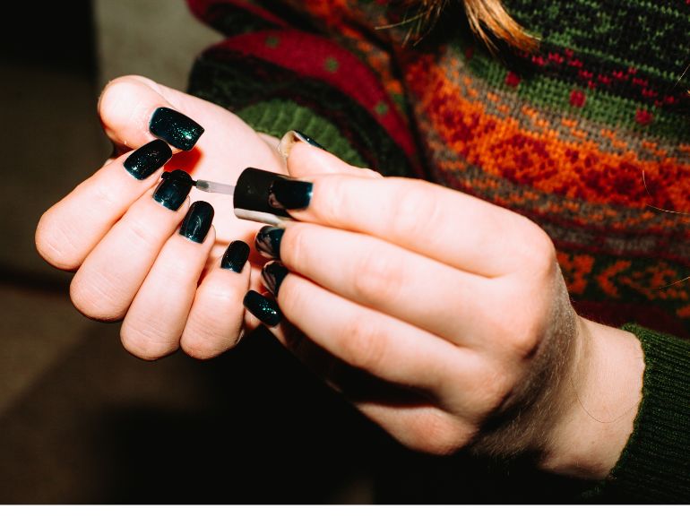 mobile unghie natalizie verdi oro