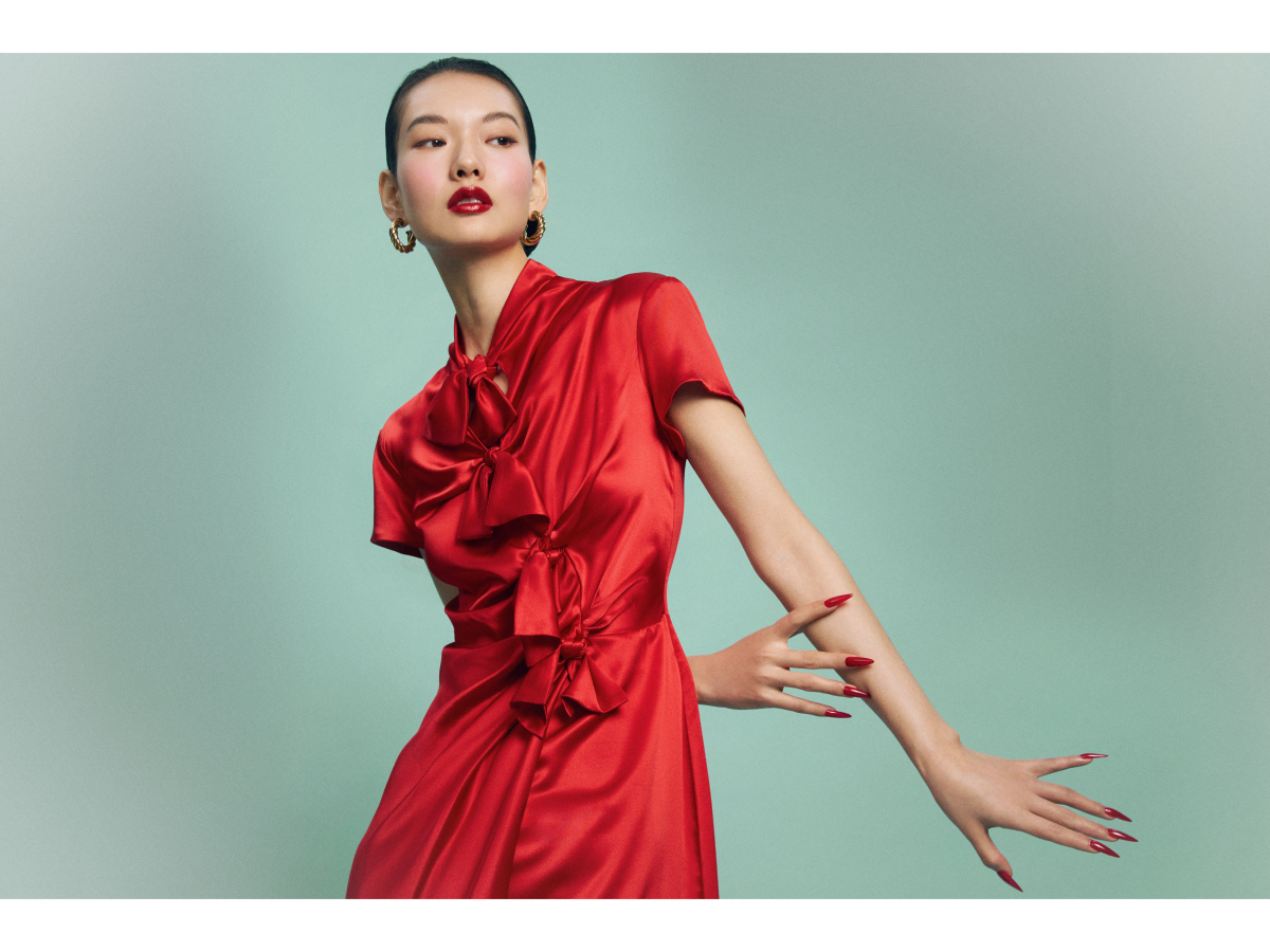 SALONI X VICTORIA TANG_Kelly Dress In Scarlet_HKD8,400_3-2