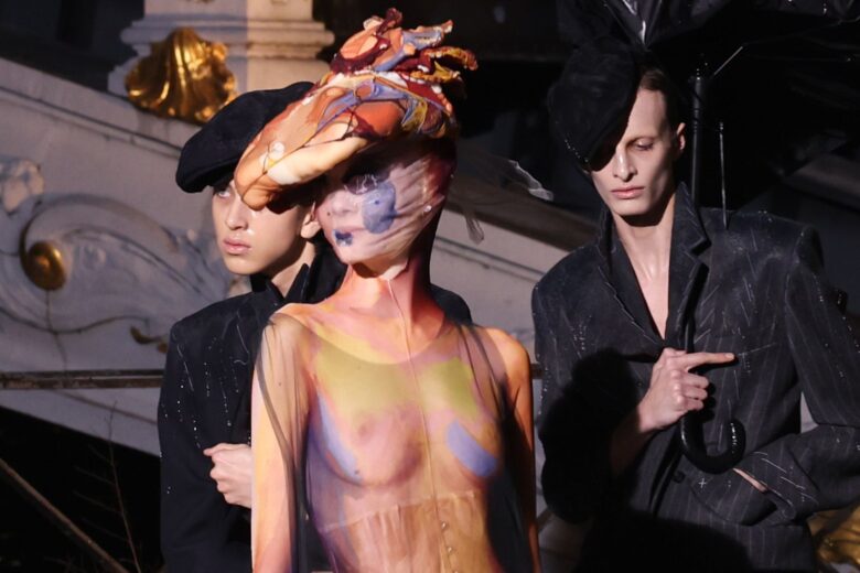 Pat McGrath svela il beauty look realizzato alla sfilata Haute Couture di Maison Margiela