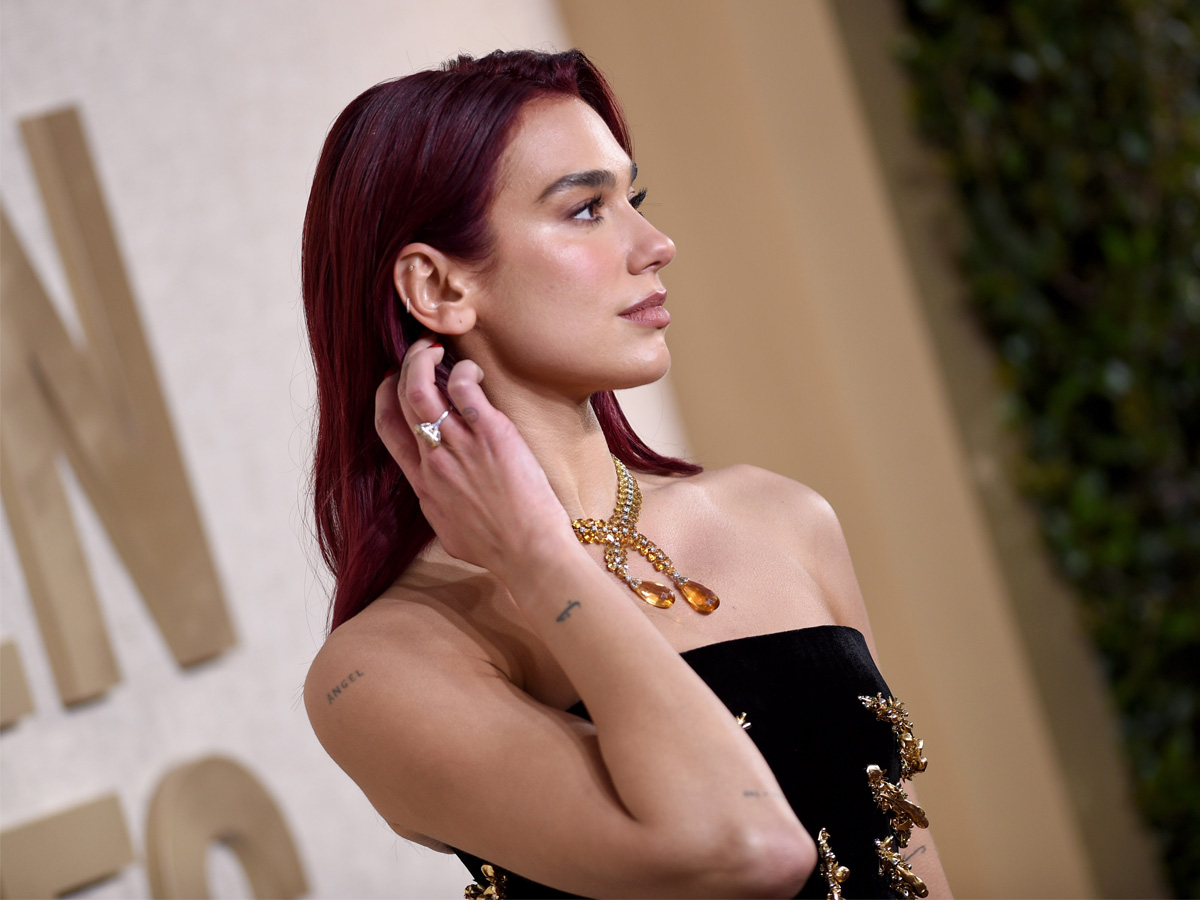 golden-globes-2024-beauty-look-migliori-trucco-capelli-taylor-swift-selena-gomez-dua-lipa-12