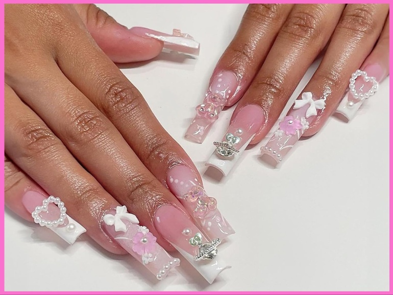 unghie junk nails manicure assurda nail art massimalista hello kitty cover mobile bis