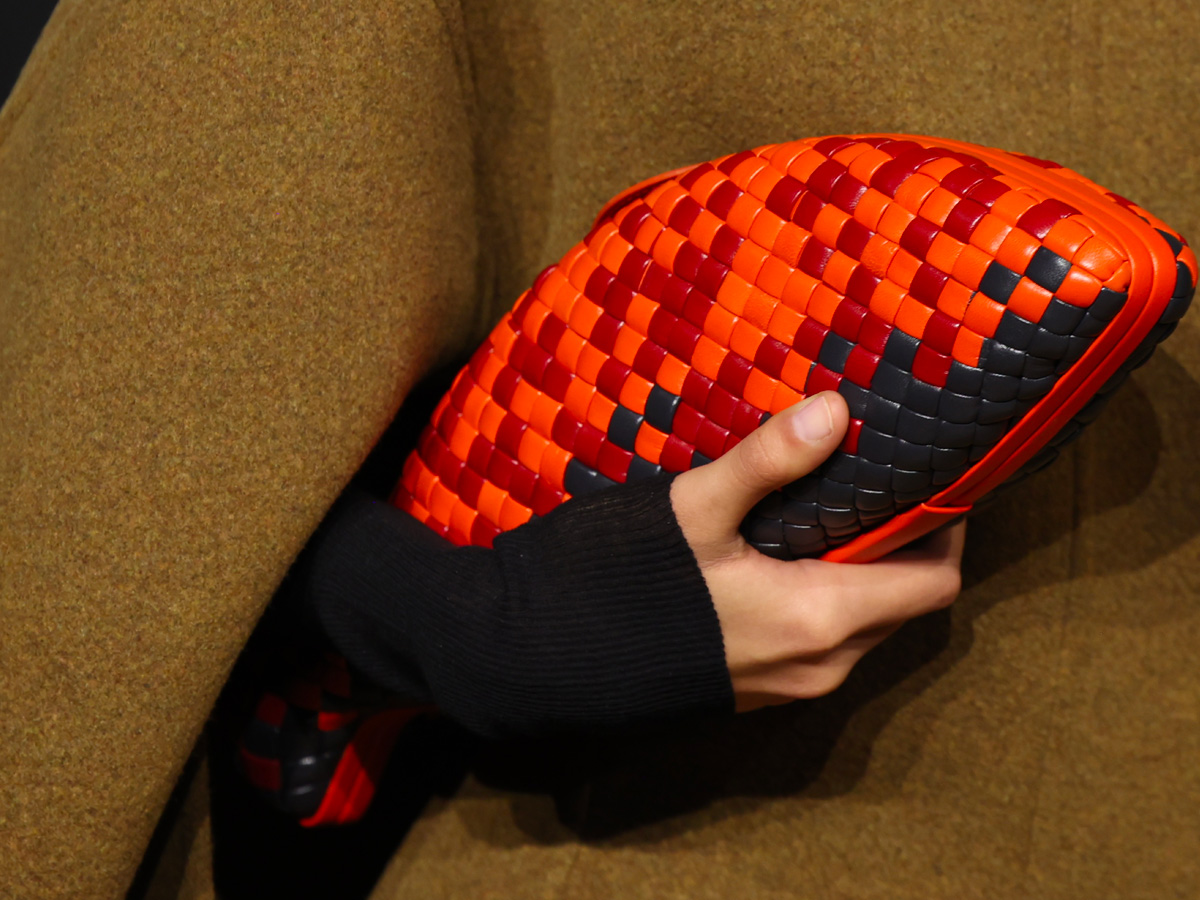 bottega-veneta-clutch-fw24