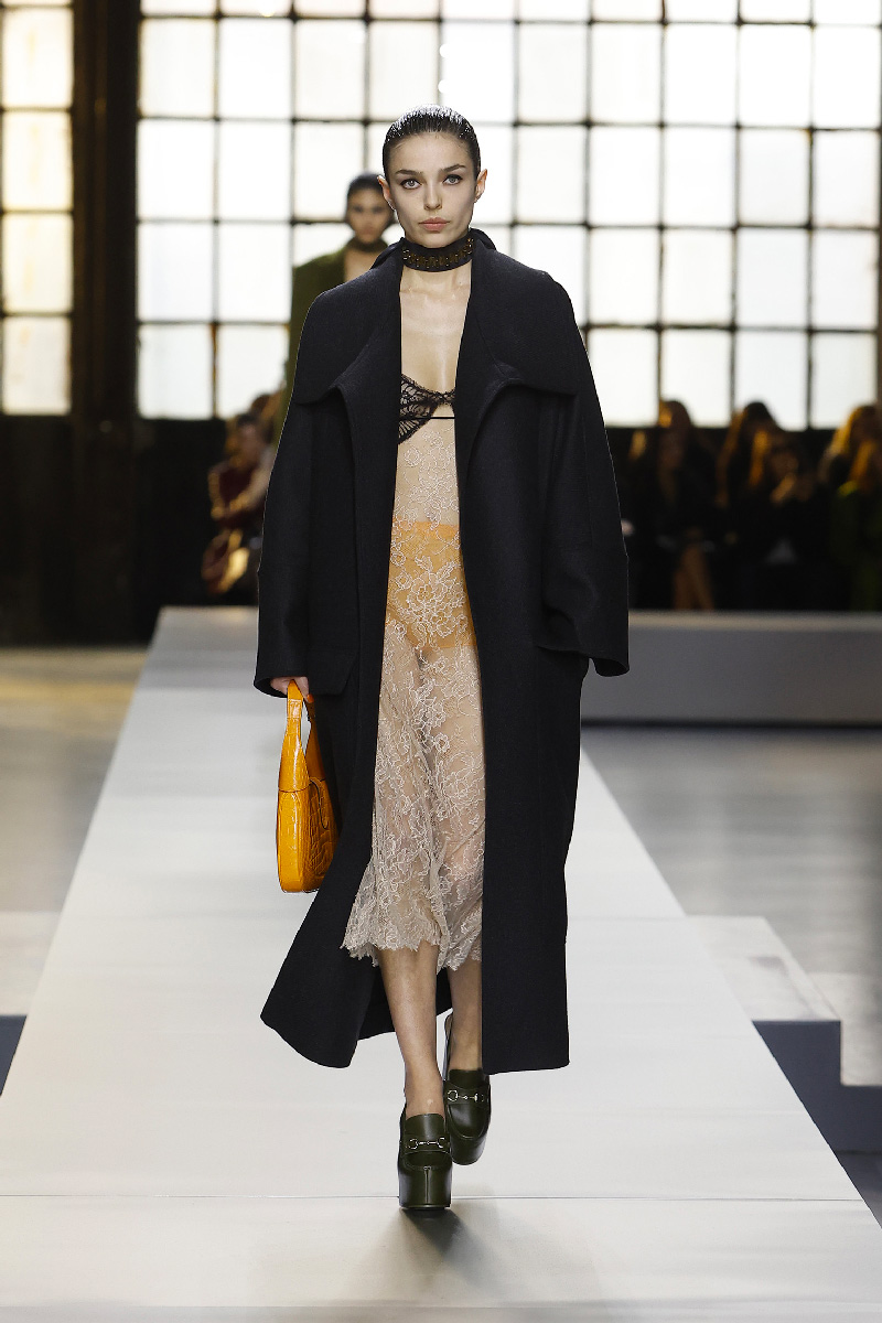 gucci-abiti-in-pizzo-fw24