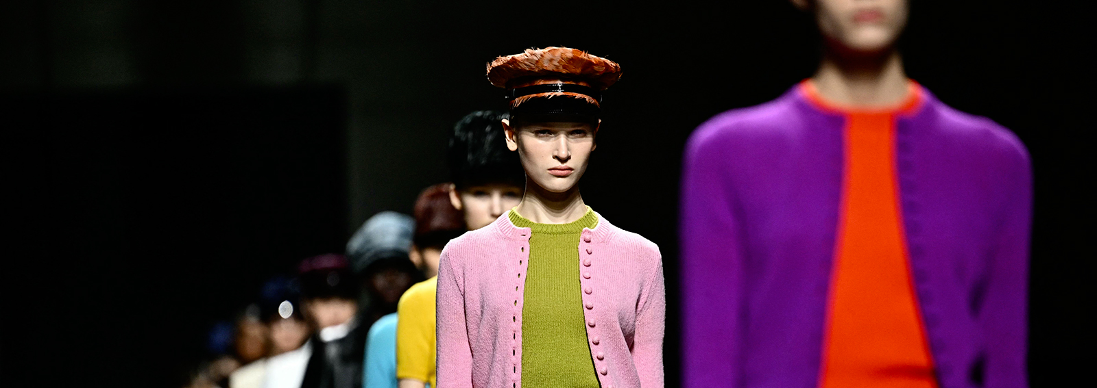 sfilata-prada-ai-24-milano-fashion-week