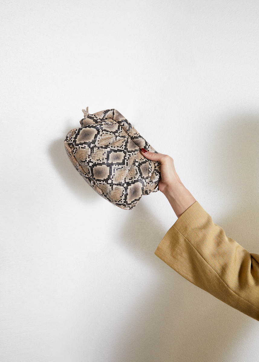 C9D34196-424C-409C-B5A3-04D32E32D1FB