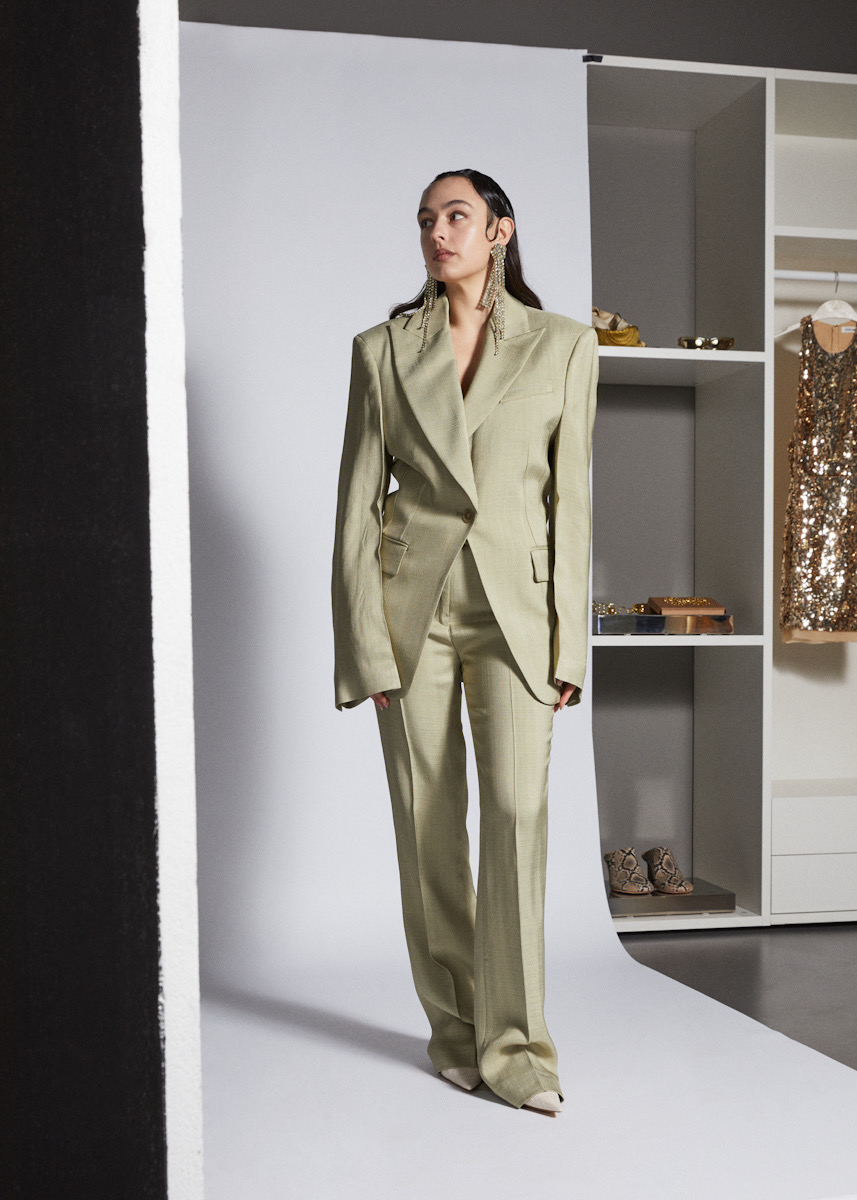 FFF60BA0-B7E1-4DD8-B118-449FF81BE8C1