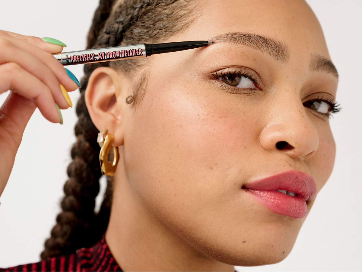 benefit-cosmetics-come-avere-sopracciglia-perfette-tendenze-2024-01