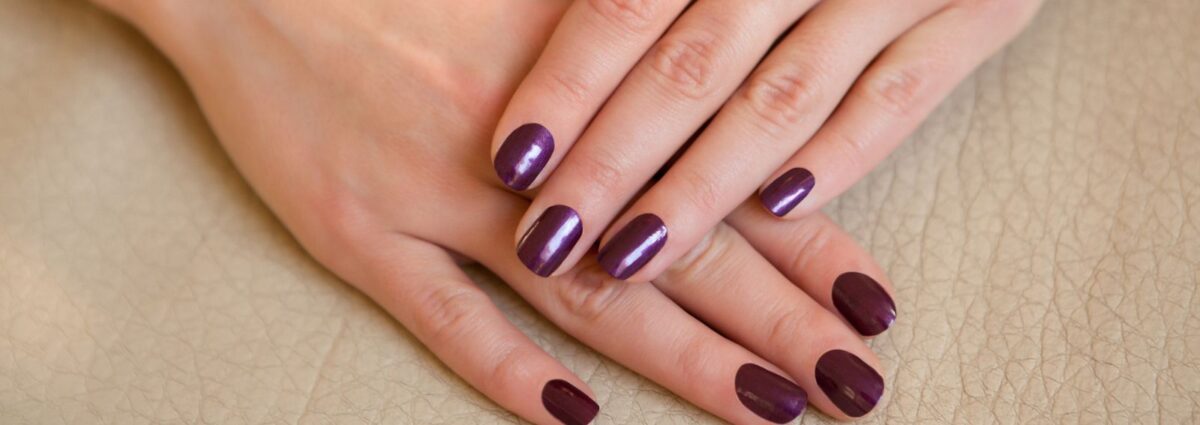 cover unghie prugna 2024