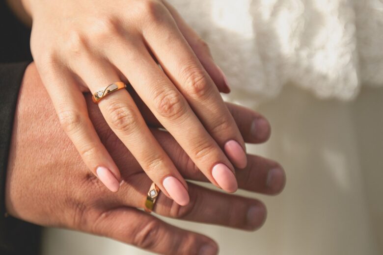 Unghie sposa: scegli la manicure del matrimonio fra queste 24 proposte