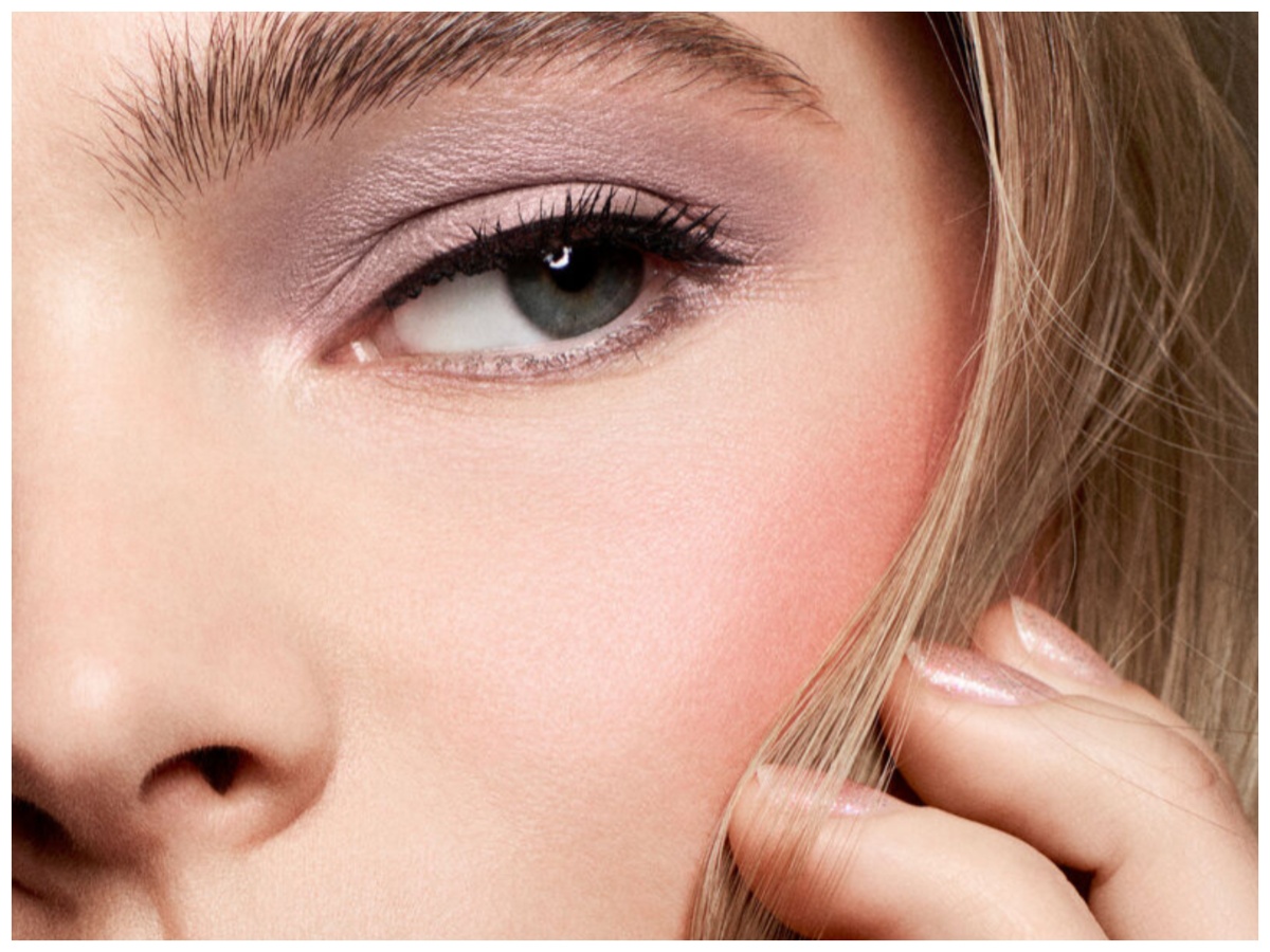 fard-trucco-come-applicare-il-blush-e-i-migliori-2024-06