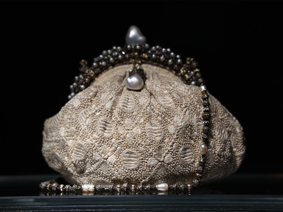 Manmade-Wonders-Bejewelled-bag