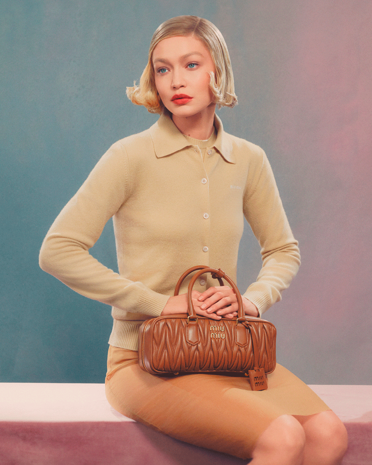 Miu-Miu-ADV-2024-Leathergoods-Campaign_ARCADIE-BAG-WITH-GIGI-HADID_01