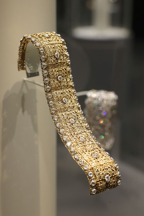 The-Gallery-of-the-Icons_Lace-2