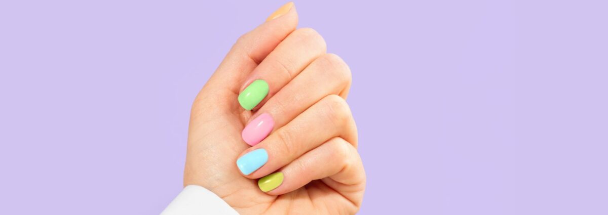 cover unghie color pastello