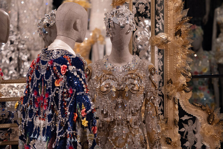 “Dal Cuore alle Mani: Dolce & Gabbana”: parte da Milano il “Grand Tour” dell’universo creativo del marchio italiano