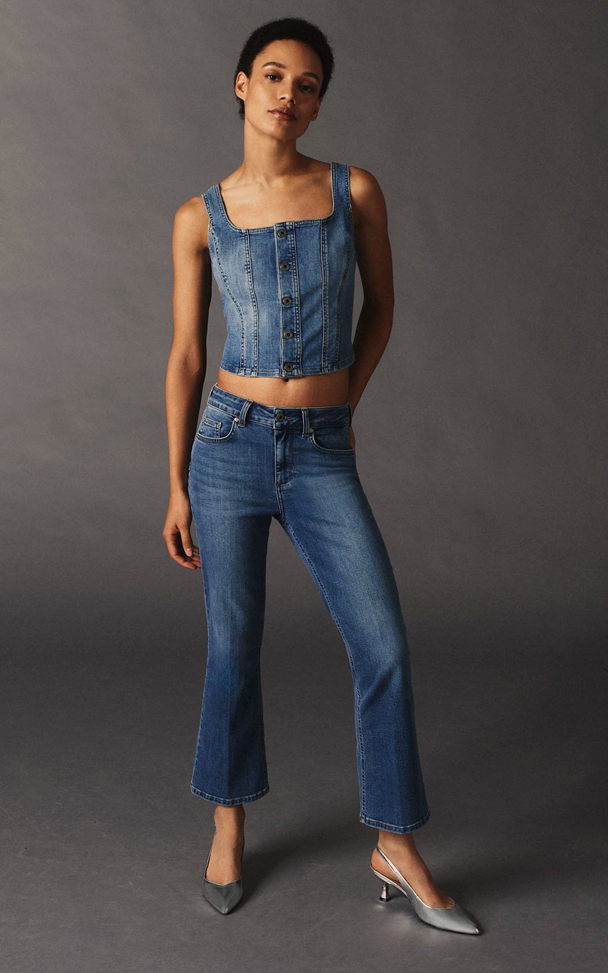 ok Liu Jo_NUOVA CAPSULE COLLECTION BETTER DENIM REALIZZATA IN COLLABORAZIONE CON CANDIANI IN COTONE REGENAGRI_foto 1