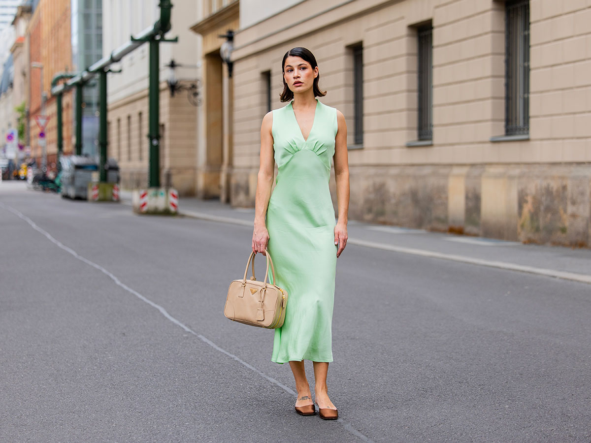 apertura-satin-dress