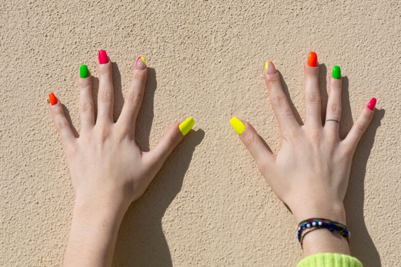 L’estate sulle mani: 20 idee unghie estive da provare ASAP