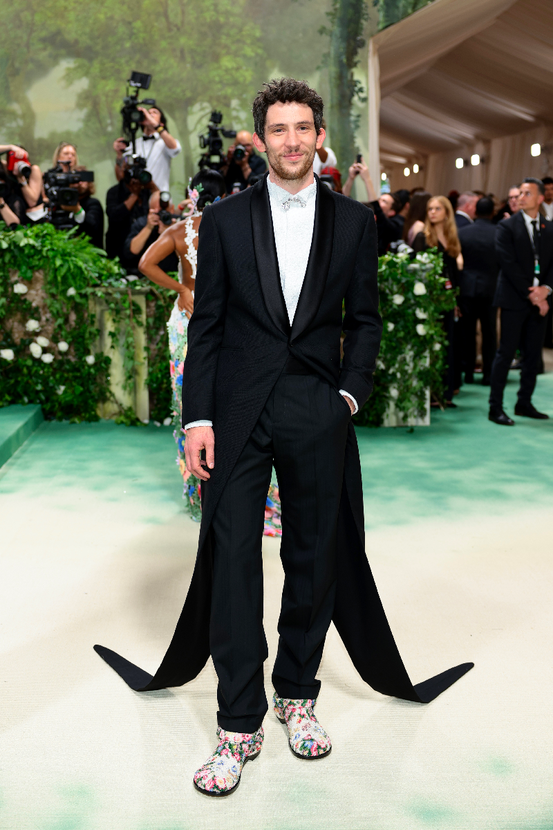 josh-oconnor-loewe-met-gala