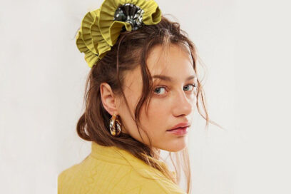 scrunchie-oversize-acconciature-capelli-maxi-elastico-tendenza-estate-2024-08