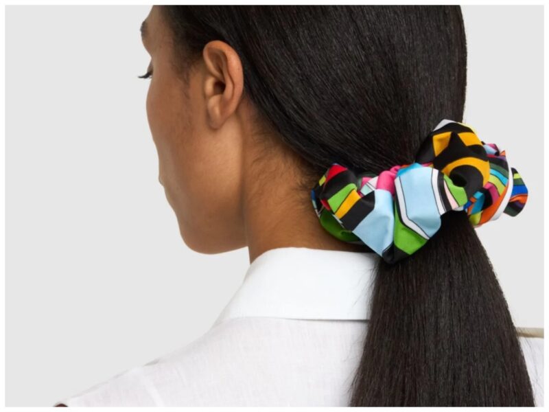 scrunchie-oversize-acconciature-capelli-maxi-elastico-tendenza-estate-2024-12