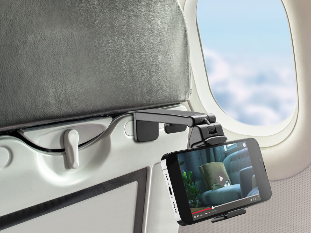 image of  fasten seat belt while seated sign.