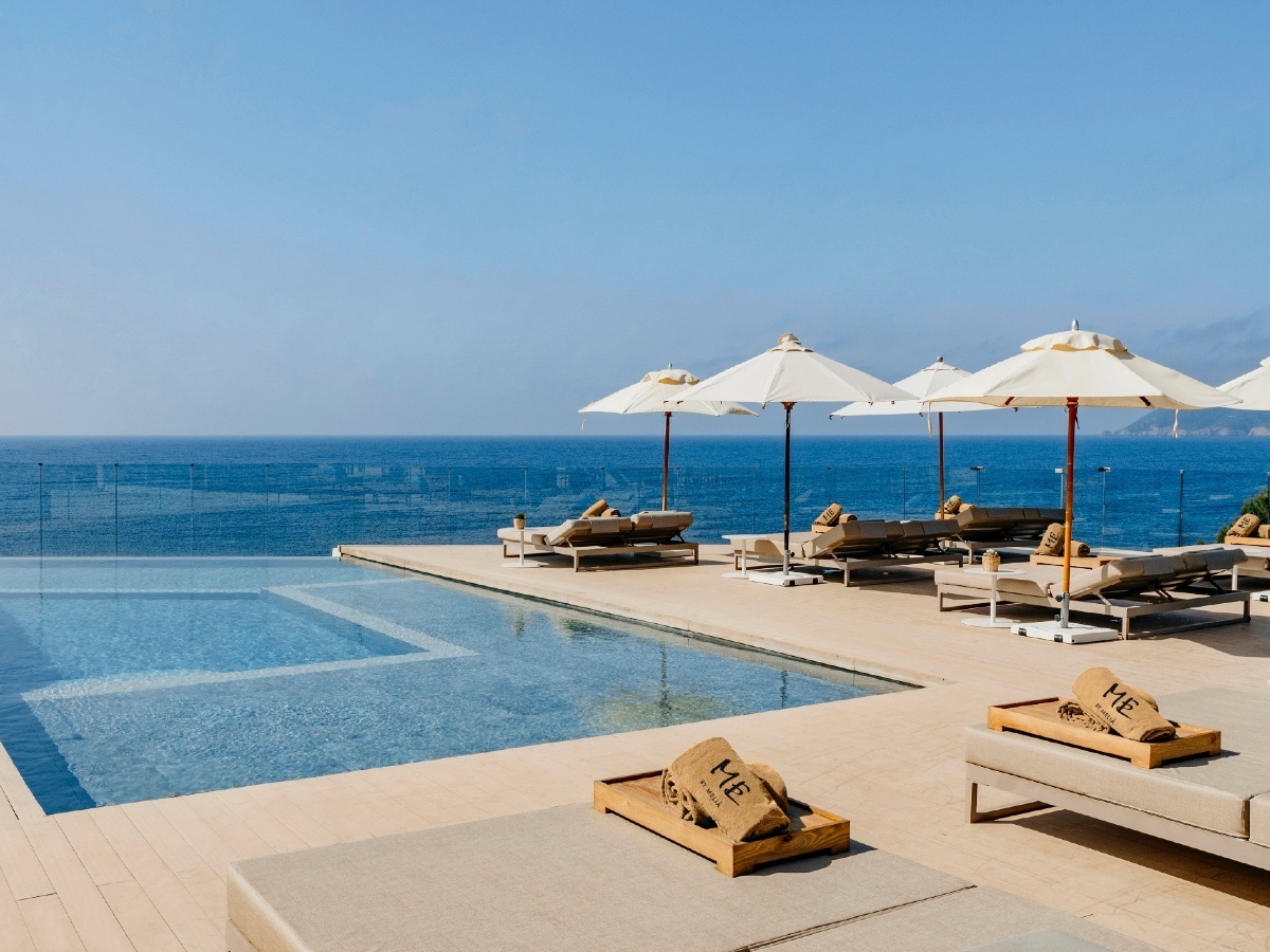 MEI biza-Rooftop Pool