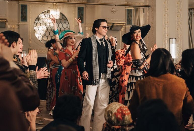 Abbiamo chiesto a Daniel Brühl come si diventa Karl Lagerfeld